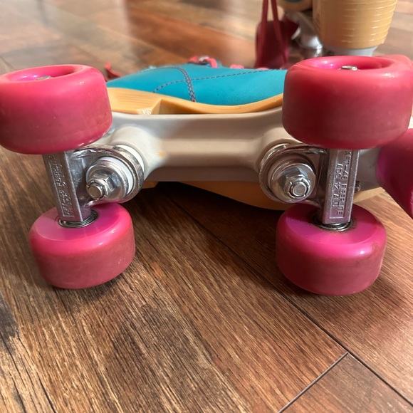 Roller Skates - Candi Girl Rewind Derby - Picture 2 of 5